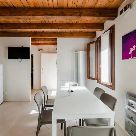 Corte Apartment *